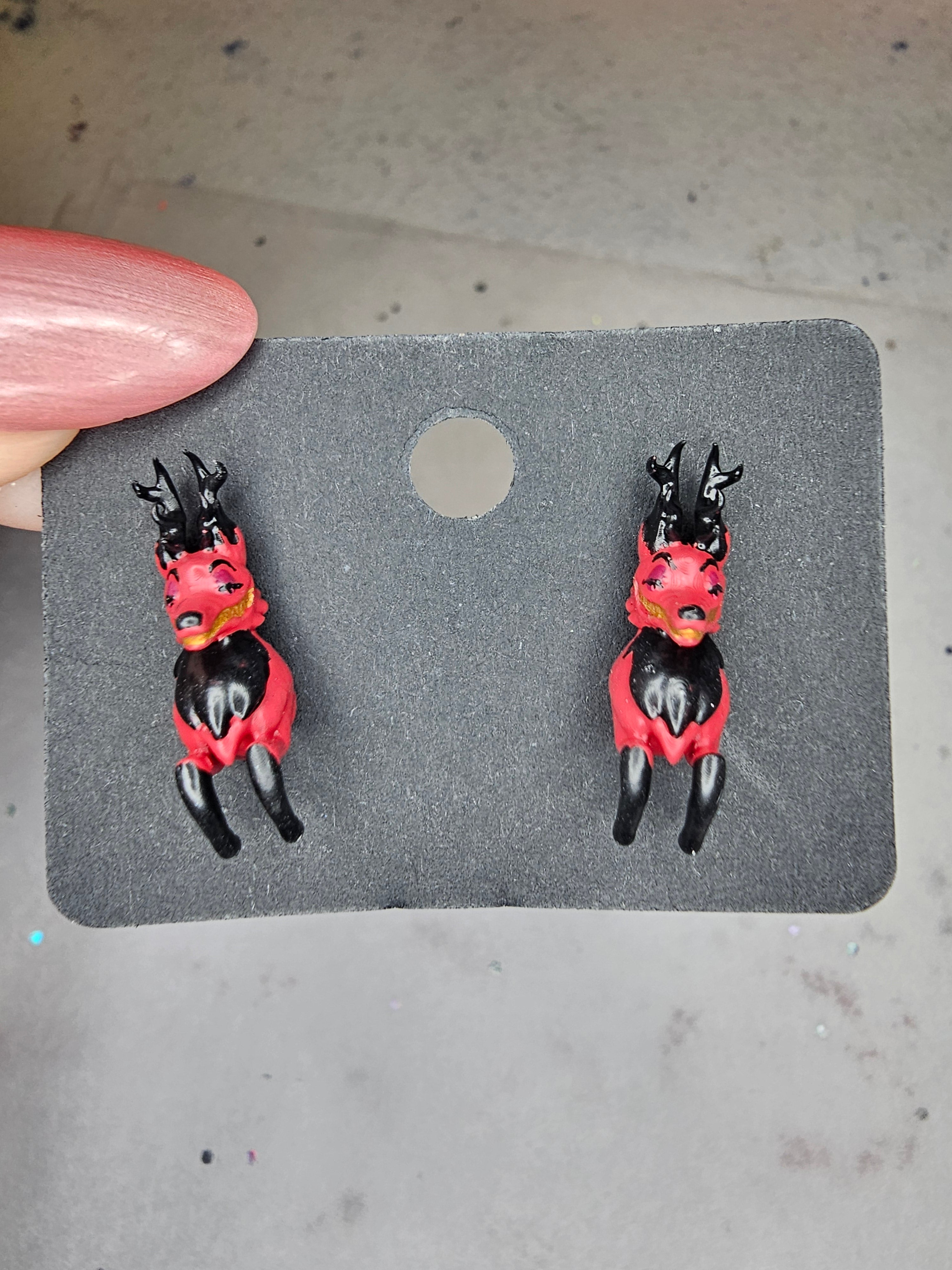 Alastor deer earrings, no ball version.