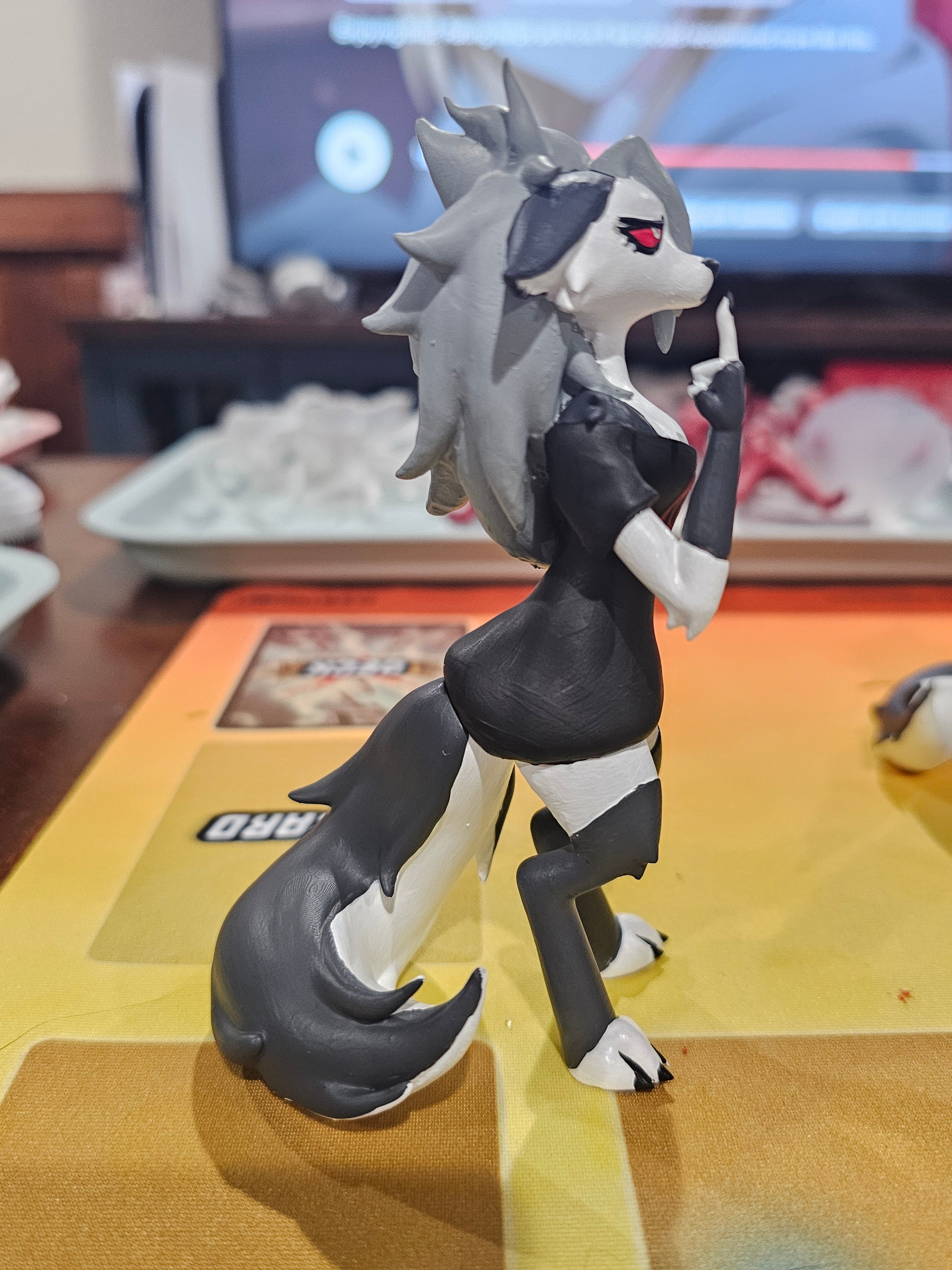 Loona in the morning mood figurine!